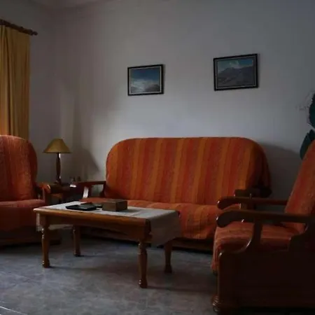 Puerto Del Carmen Sleeps 4 Pool Wifi Apartamento Puerto del Carmen (Lanzarote)