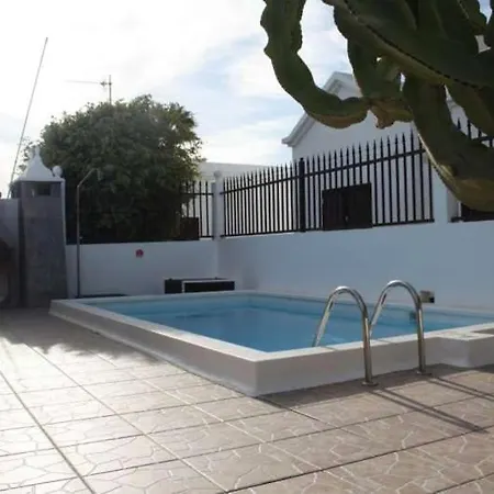 Apartamento Puerto Del Carmen Sleeps 4 Pool Wifi *