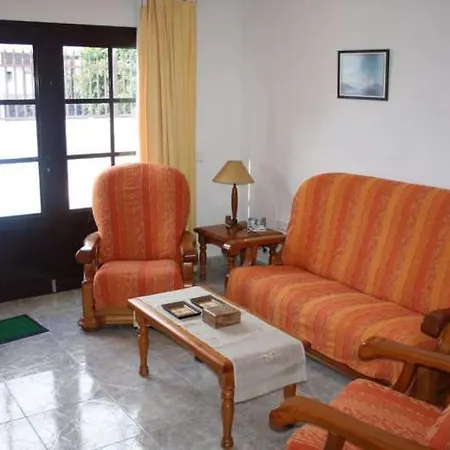 Puerto Del Carmen Sleeps 4 Pool Wifi Apartamento Puerto del Carmen (Lanzarote)