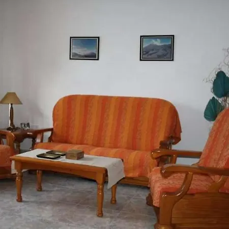 Puerto Del Carmen Sleeps 4 Pool Wifi Apartamento Puerto del Carmen (Lanzarote)
