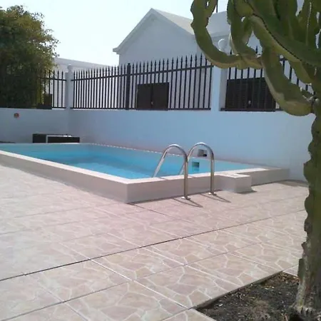 Puerto Del Carmen Sleeps 4 Pool Wifi Puerto del Carmen (Lanzarote)