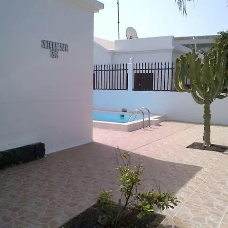 Apartamento Puerto Del Carmen Sleeps 4 Pool Wifi